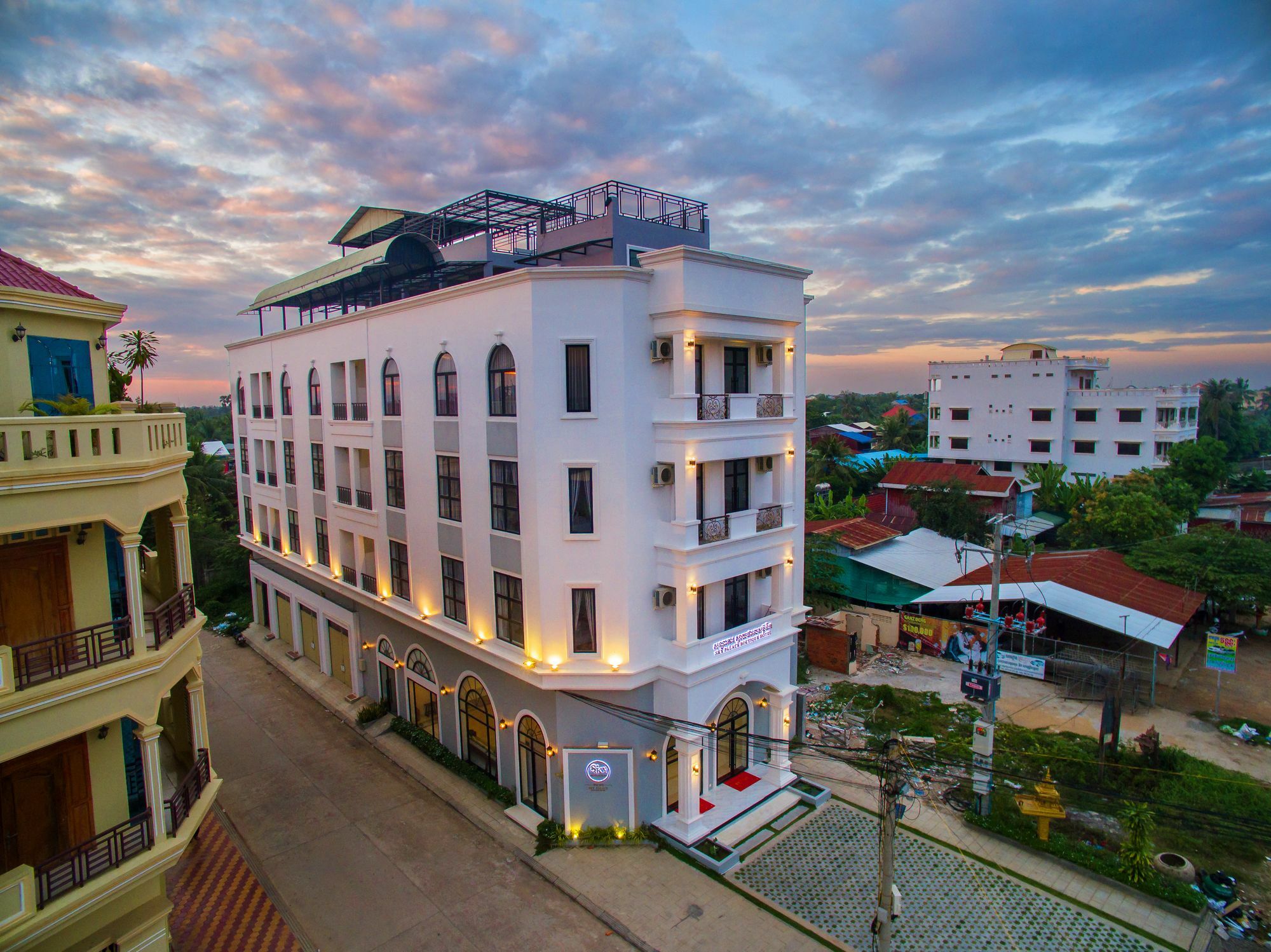 Sky Palace Boutique Hotel Battambang Luaran gambar