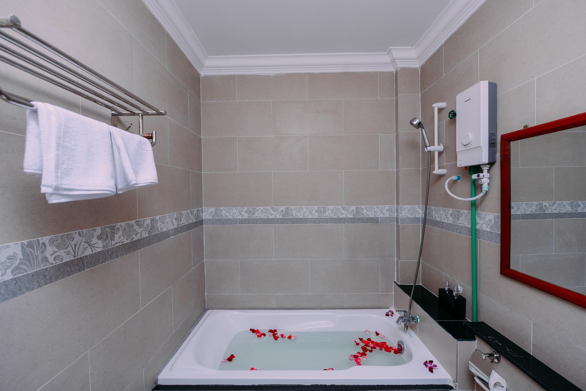 Sky Palace Boutique Hotel Battambang Luaran gambar